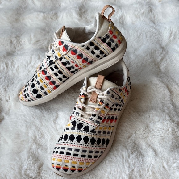 Toms Multicolor Patterned Sneakers Size 7 - Picture 2 of 8